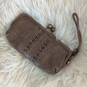 Fossil Clutch